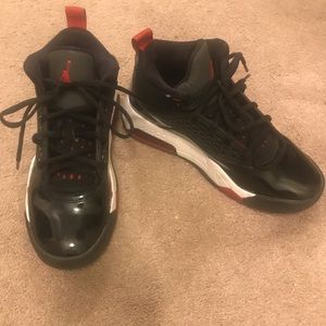 Boys Jordan’s size 5.5